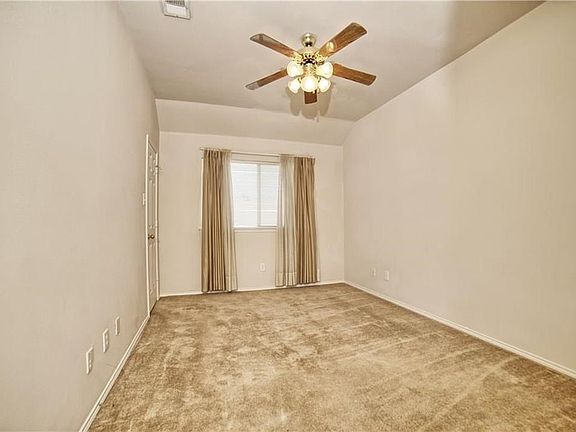 5th image of 1136 Valley Oaks Dr