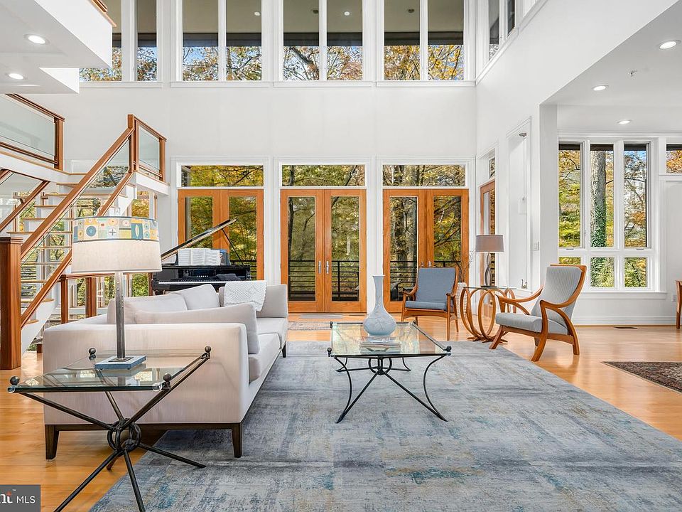 1st image of 2807 Chesterfield Pl NW