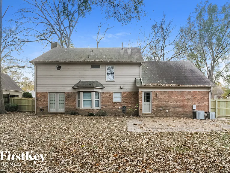 980 Yorktown Rd — Photo 14