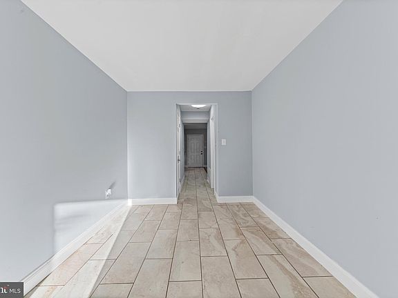 5th image of 1016 Waterside Ct