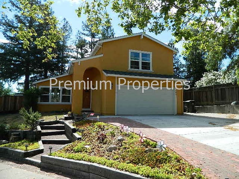 1st image of 603 Hidden Lakes Dr