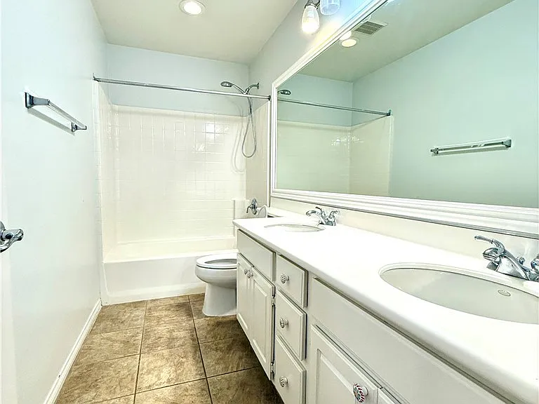 1319 Jacaranda Cir — Photo 20