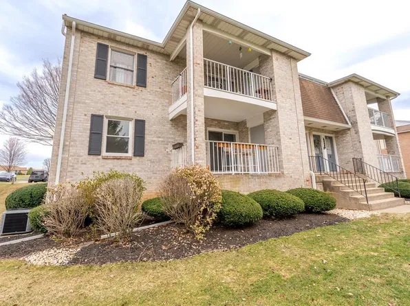 2610 Rolling Green Dr, Macungie, PA 18062