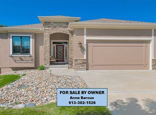 9796 Hollis Ln, Shawnee, KS 66227
