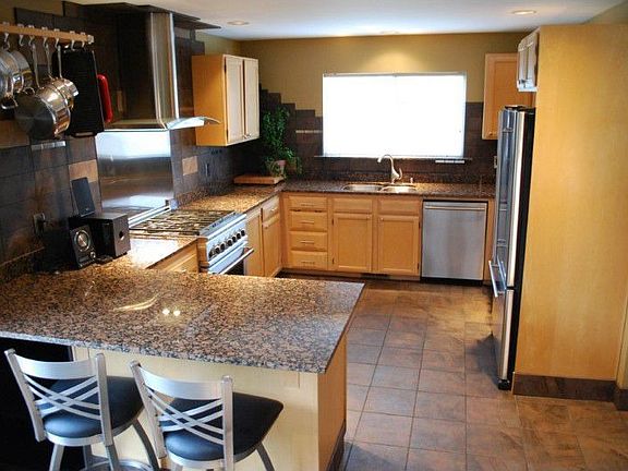 Kitchen Like New!!!