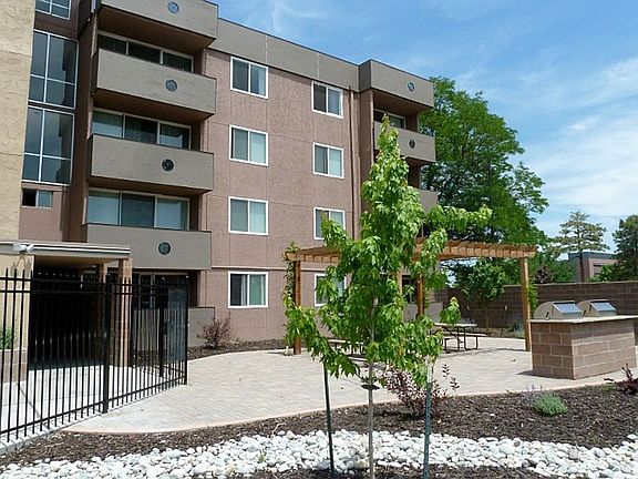 4th image of 1945 Peoria St APT 208