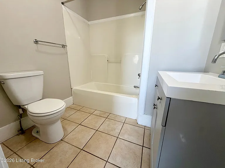511 W Harrison Ave #2 — Photo 5