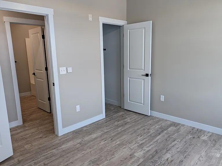 Elm 26 — Photo 36