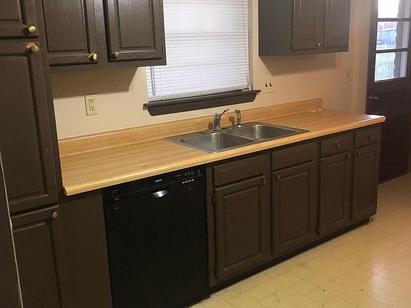 5th image of 1609 Soergel Ave