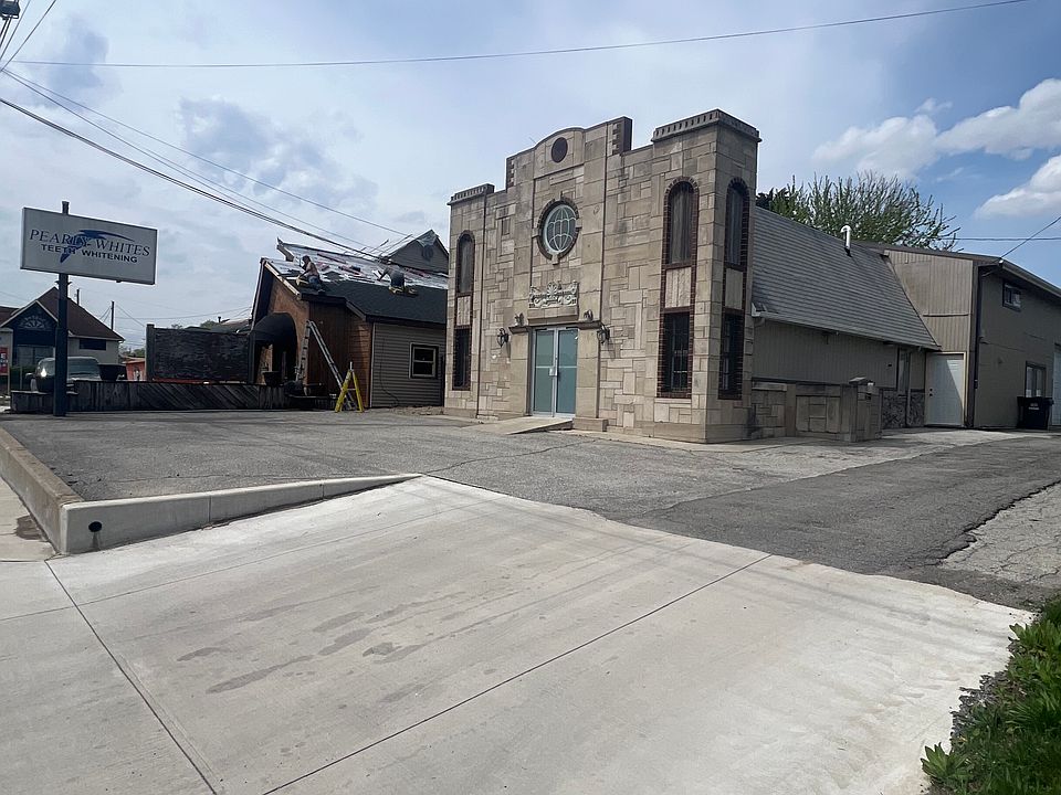 1st image of 608 E Markland Ave #1