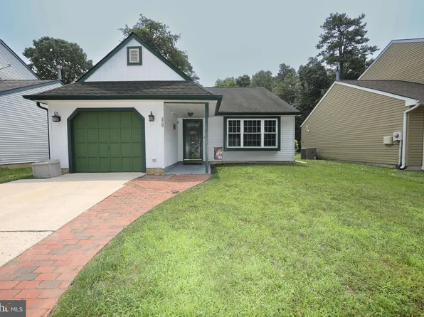 40 Woodvale Dr, Atco, NJ 08004