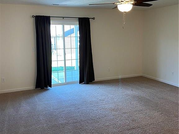 4th image of 4844 Ventura Blvd