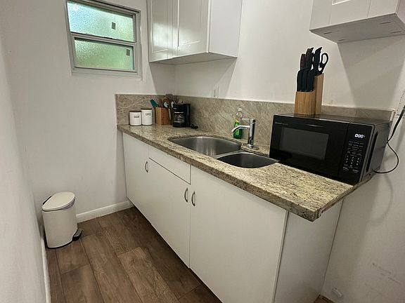 5th image of 13320 NE 12th Ave #1