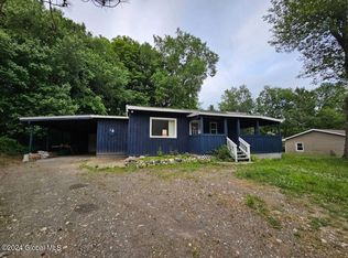 16 Penny Ln, Averill Park, NY 12018