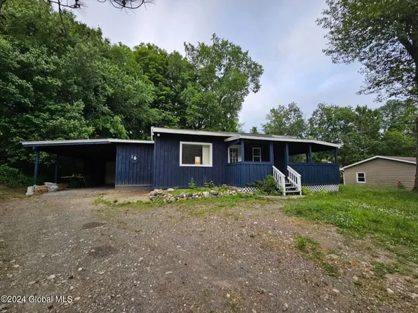16 Penny Lane, Averill Park, NY 12018