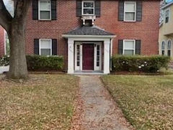 135 Atherton Dr, Metairie, LA 70005