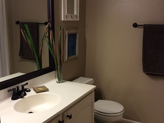 Spare full bath 