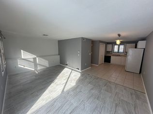 123-129 Riviera Dr, Agawam, MA 01001