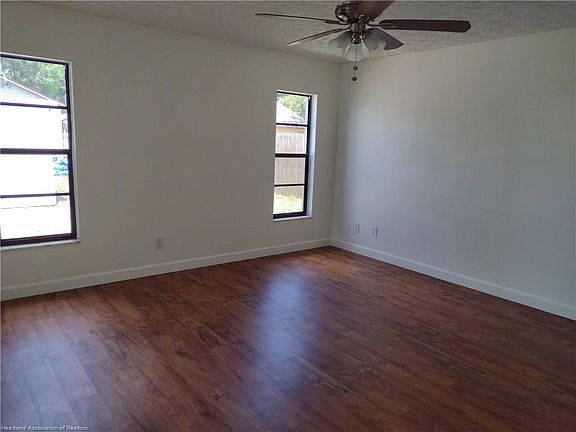 5th image of 4029 Elson Ave