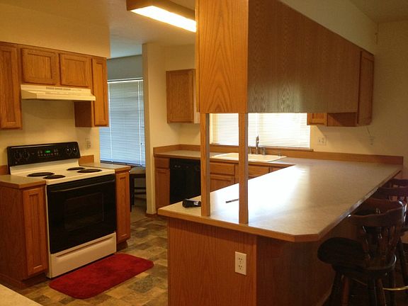 3rd image of 3517 180th Ave SW