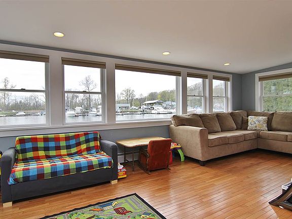 5th image of 142 Lighthouse Dr