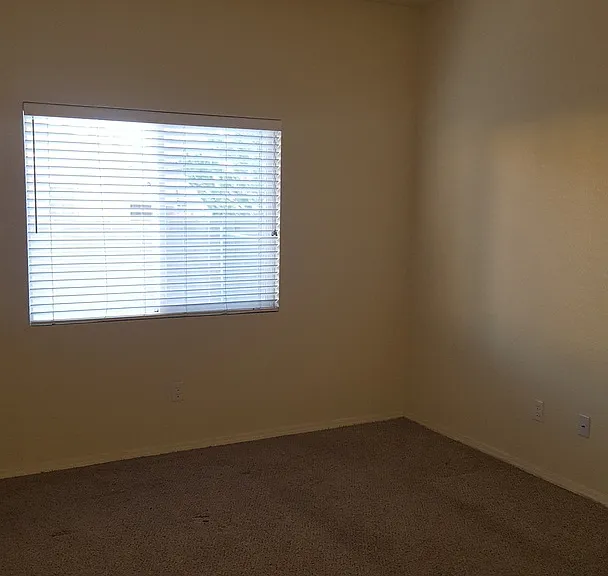 7584 Cricket Hill Dr NE — Photo 4