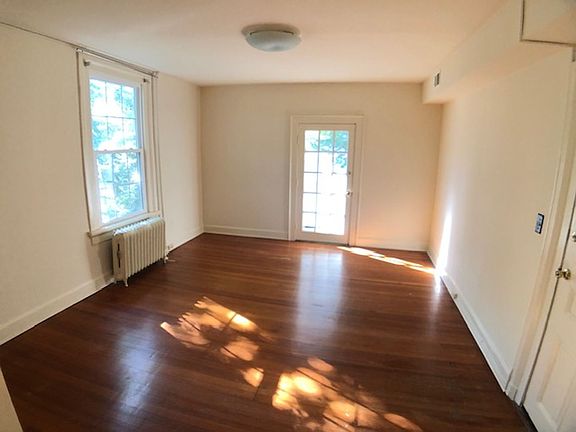 2nd image of 1900 Sulgrave Ave #2