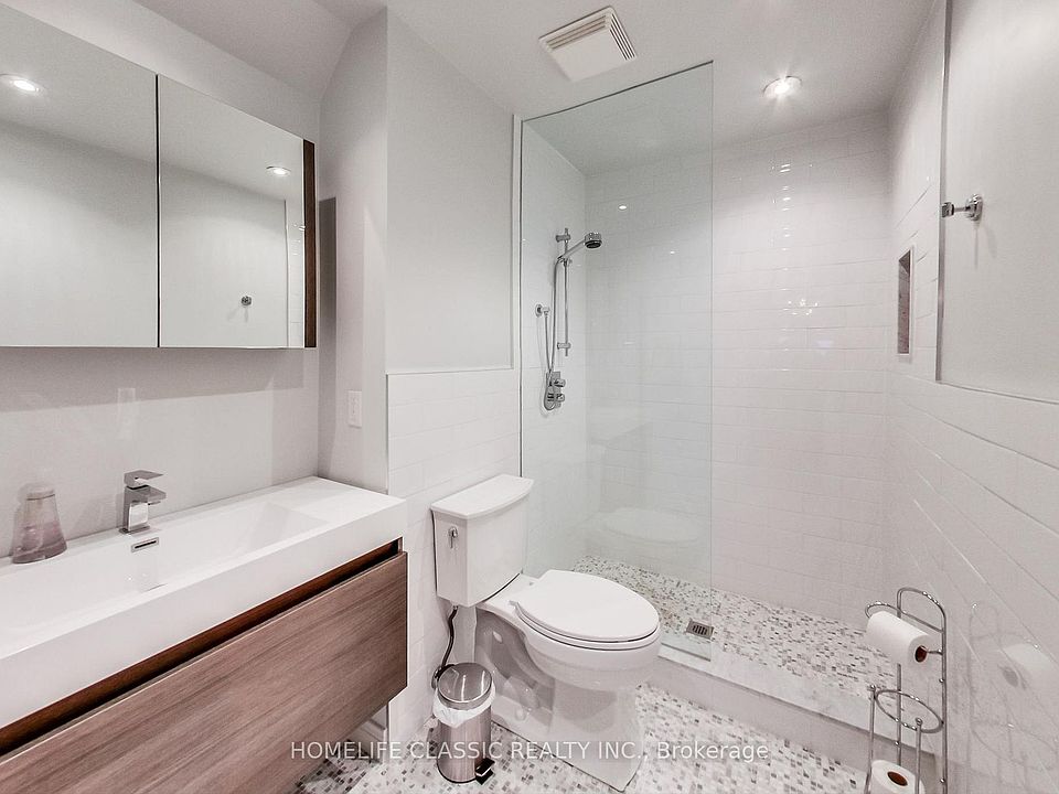 2nd image of 318 Millwood Rd #2B