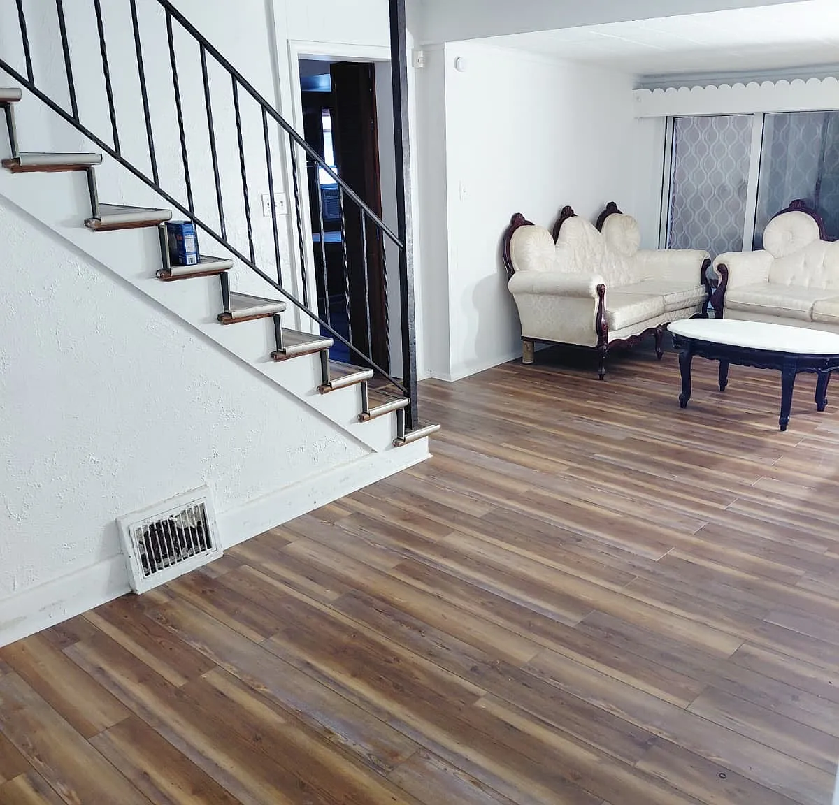 4 bed, 2026 sqft, $800 — Photo 2