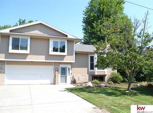 9815 Gabriella Dr, Plattsmouth, NE 68048