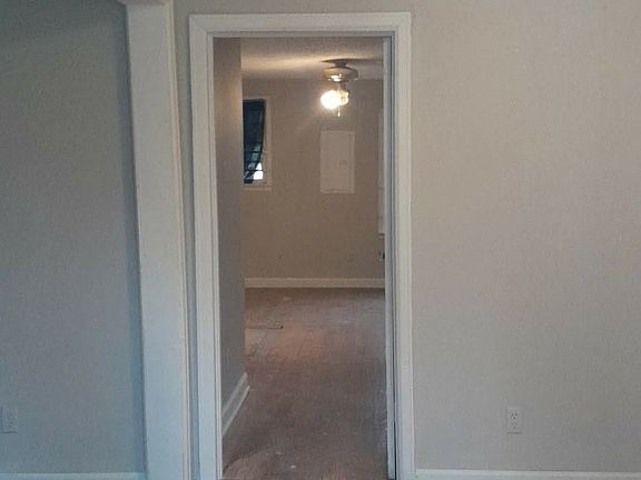 3rd image of 313 E Kentucky St