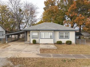 510 W River St, Ozark, AR 72949