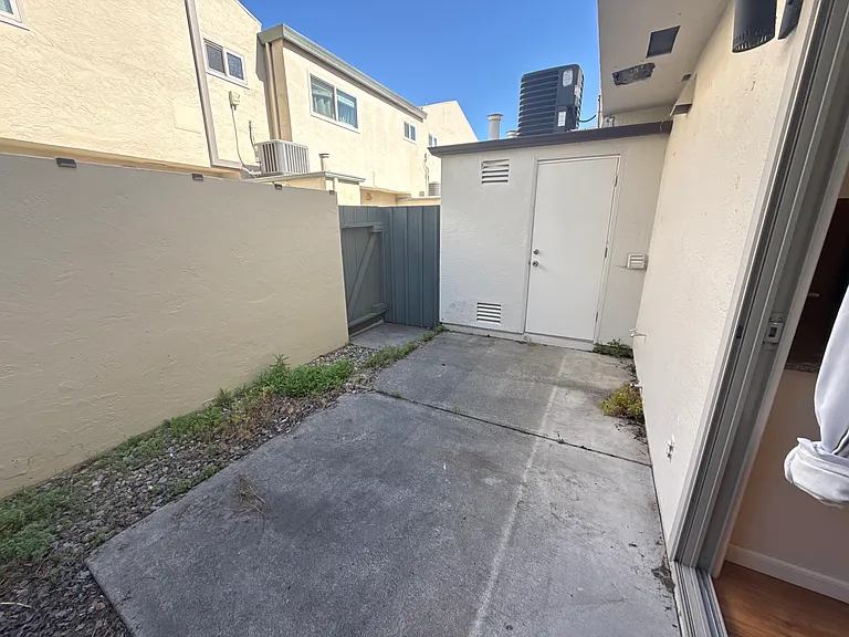 1074 Marina Dr — Photo 8
