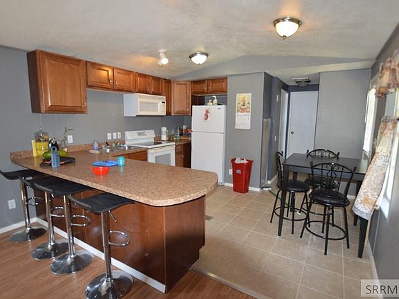 4th image of 1737 N Pinewood Dr