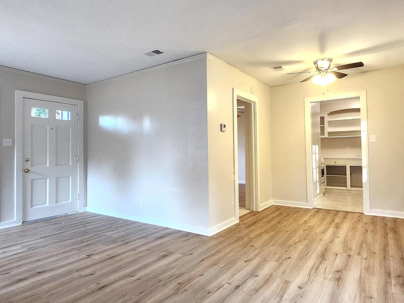 1 bed, 1.0 bath, 750 sqft, $975 — Photo 3