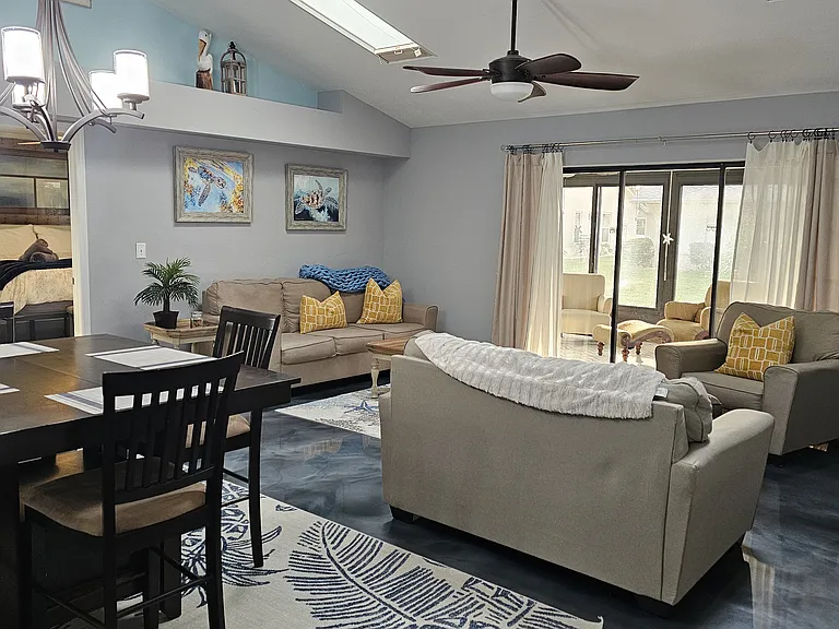 11131 Caravel Cir — Photo 13