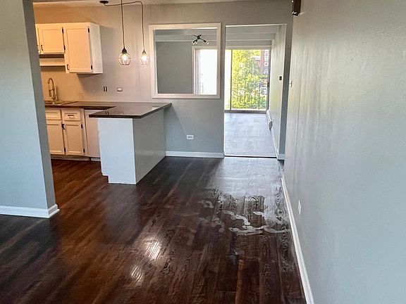 3rd image of 5649 Edge Lake Dr APT 2E