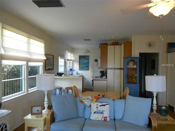 4th image of 19628 Gulf Blvd