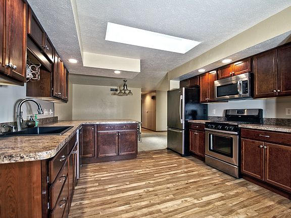 2nd image of 1724 Woodland Dr