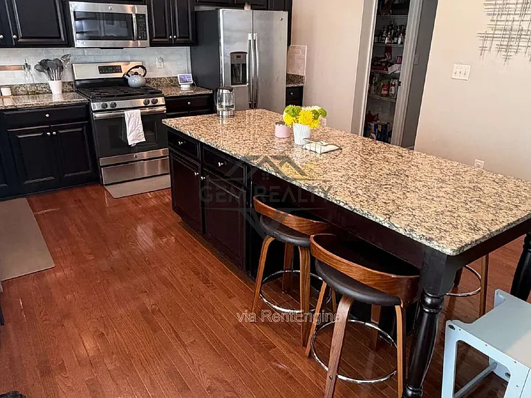 9321 Blue Pine Ln — Photo 3