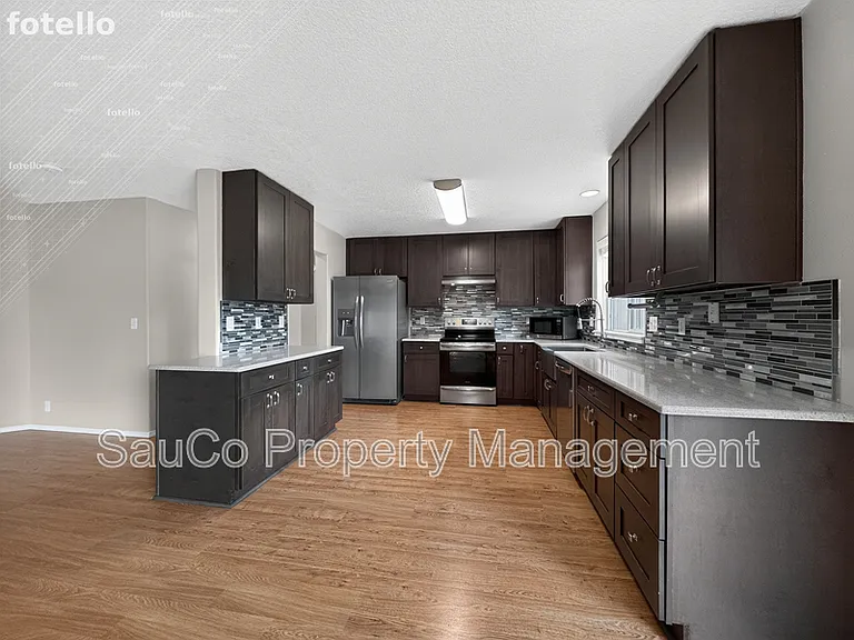 661 NW Connell Ave — Photo 11