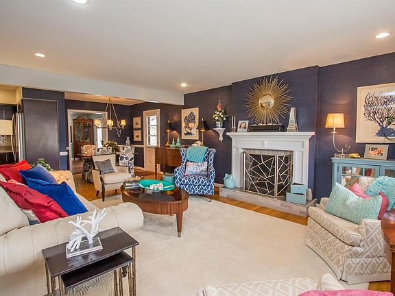3rd image of 262 Leawood Dr
