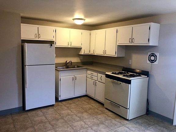 4th image of 920 Woodhill Dr