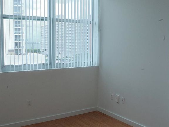 5th image of 2200 NE 4th Ave #208