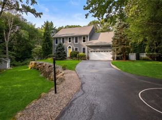 205 Holly Hills Ln, Saunderstown, RI 02874