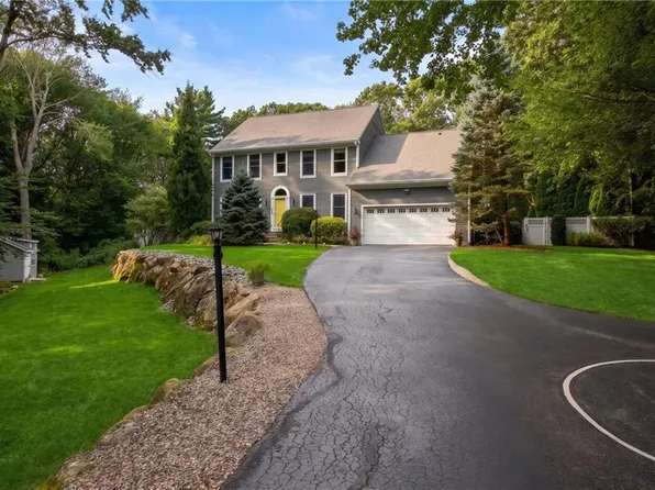 205 Holly Hills Ln, Saunderstown, RI 02874
