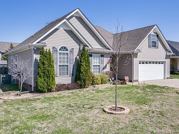 3rd image of 2818 Waywood Dr