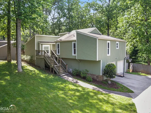 3271 Timber Bluff Dr NE, Marietta, GA 30062