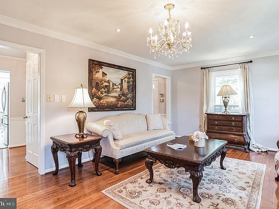 3rd image of 6156 Wellington Commons Dr