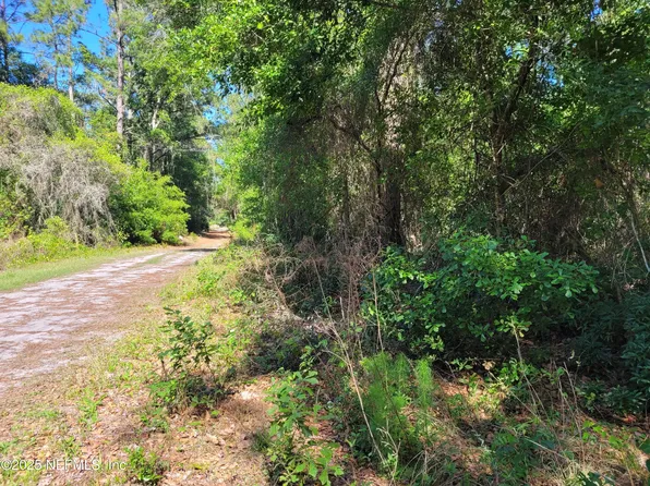 209 SOUTHERN Avenue, Crescent City, FL 32112